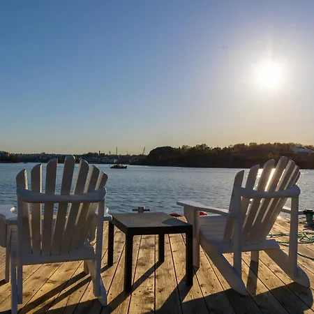 Roaldspiren Bed and Breakfast 3*